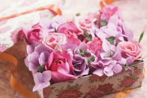С днем рождения цветы в коробке картинки