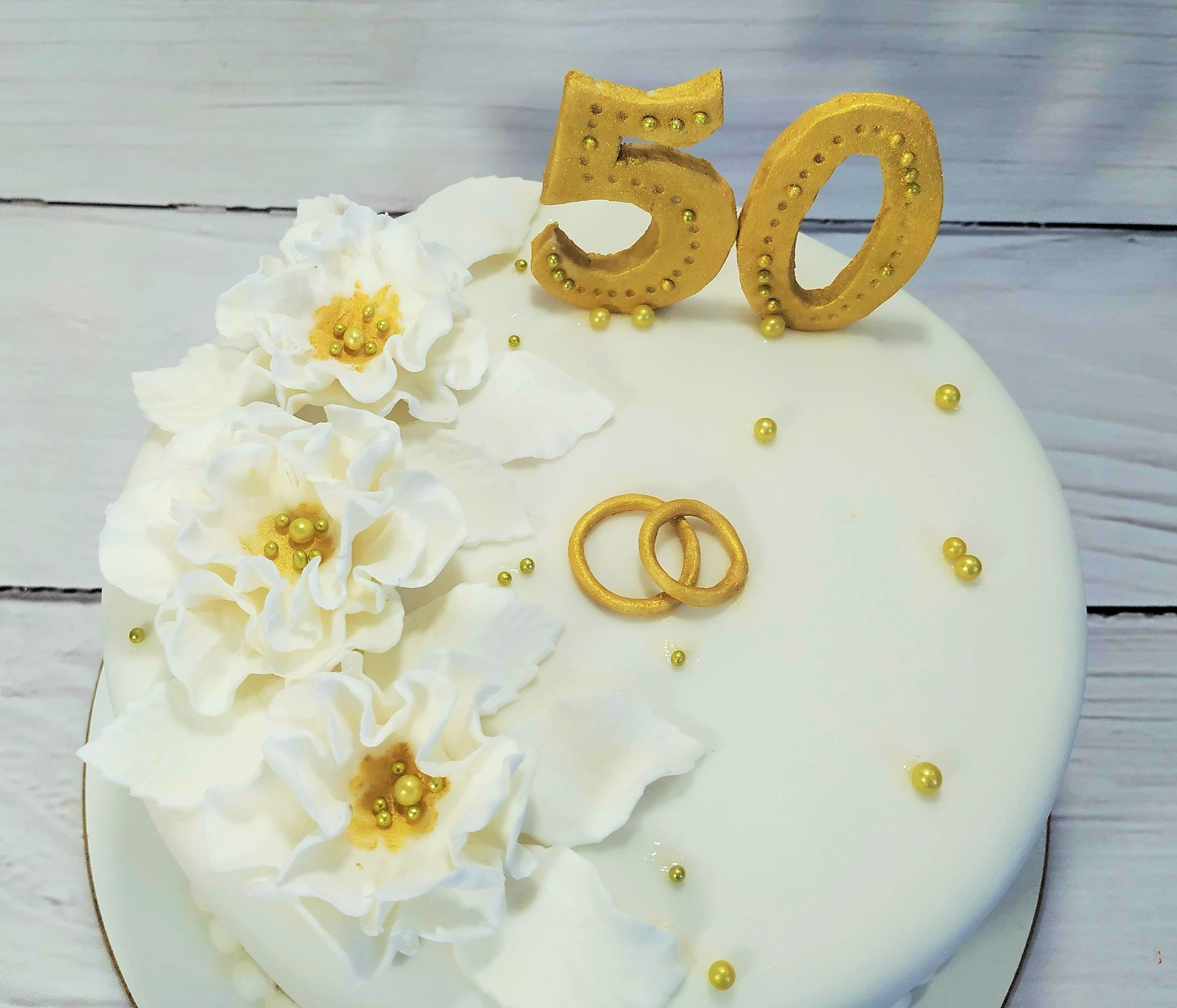 Поздравления 50 лет совместной жизни золотая свадьба. Золотая свадьба. Украшение торта на золотую свадьбу. Торт Золотая свадьба 50. Свадьба золото.