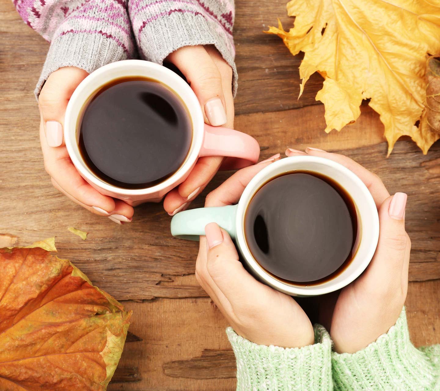 Стики утро. Доброго дня кофе. Чашка кофе удачного дня. Чашечка кофе для настроения. Осень кофе.