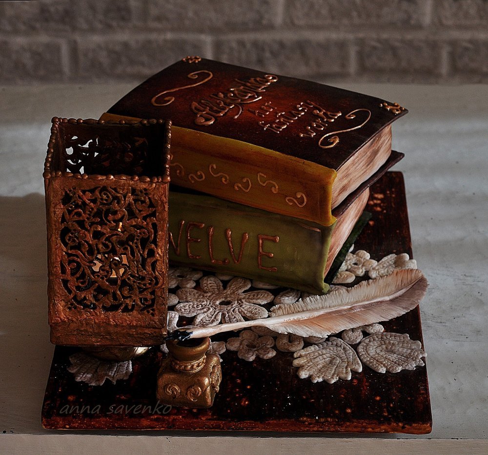 Книга будешь торт. Торт книга. Книжный торт. Торт фэнтези. Торт с книгой сверху.