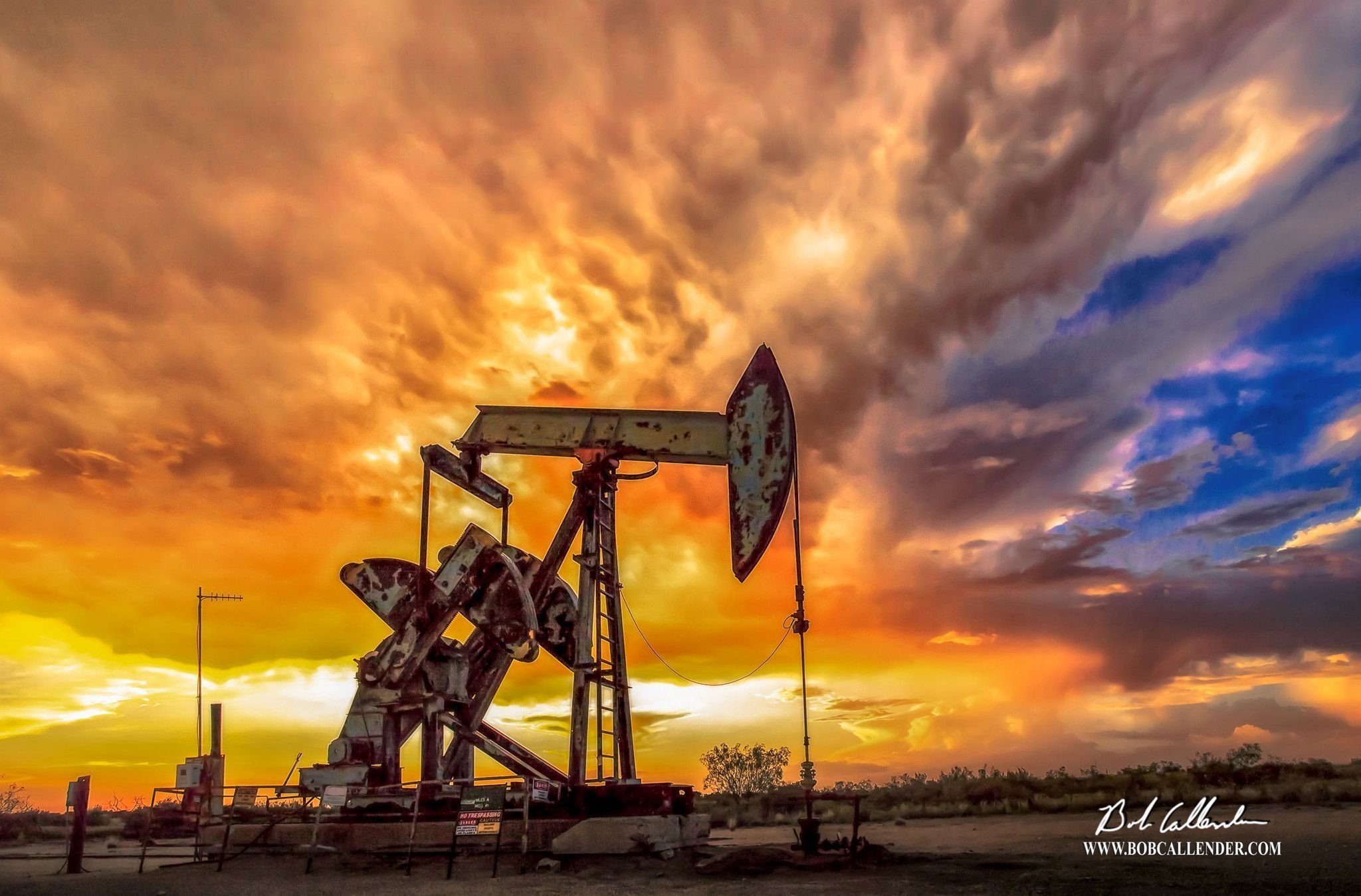 Буровая промышленность. Нефтекачалка Мексика. Нефтяная вышка. Нефтяная вышка качалка. Добыча нефти.