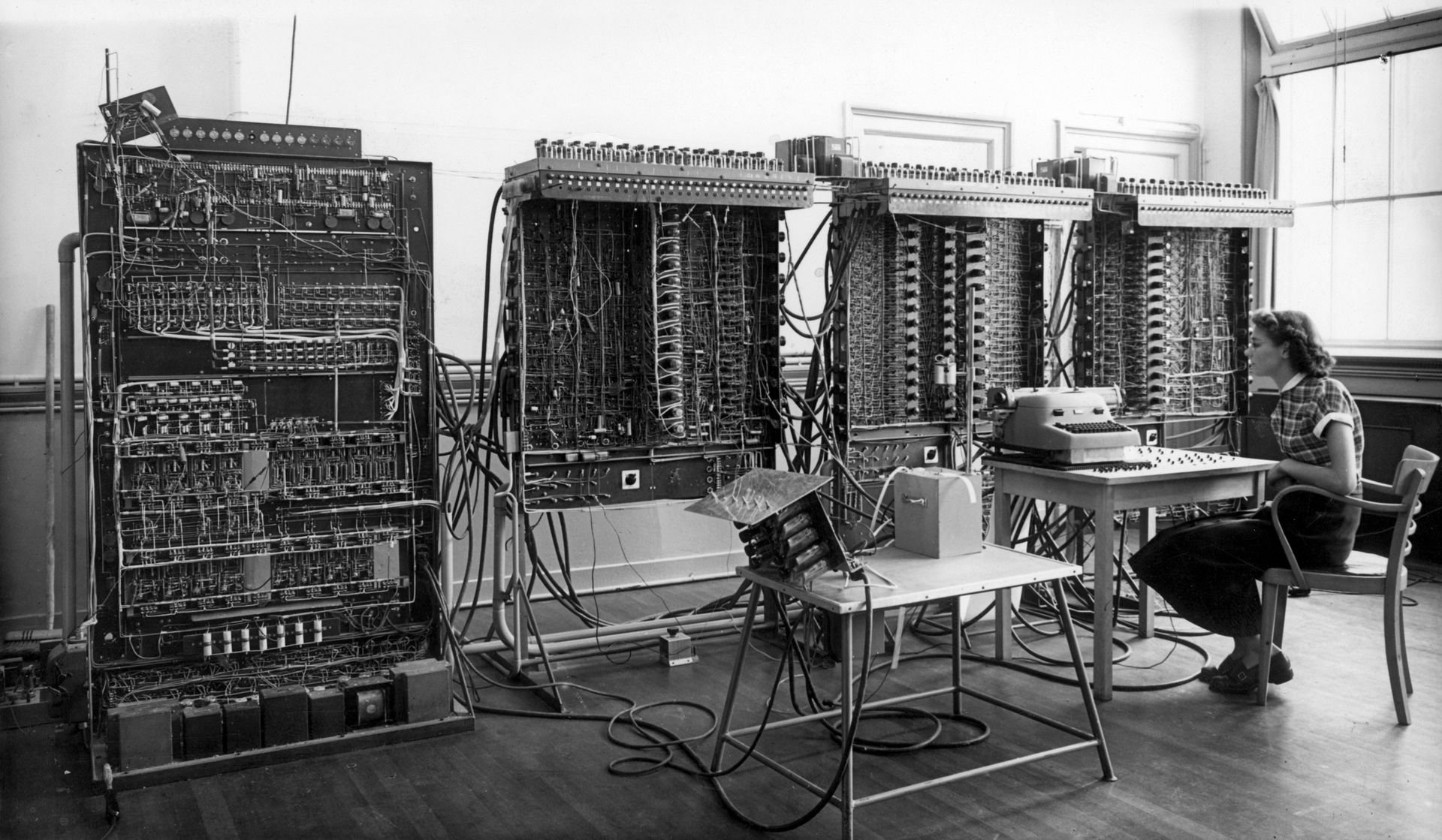 Электронный компьютер электронная машина