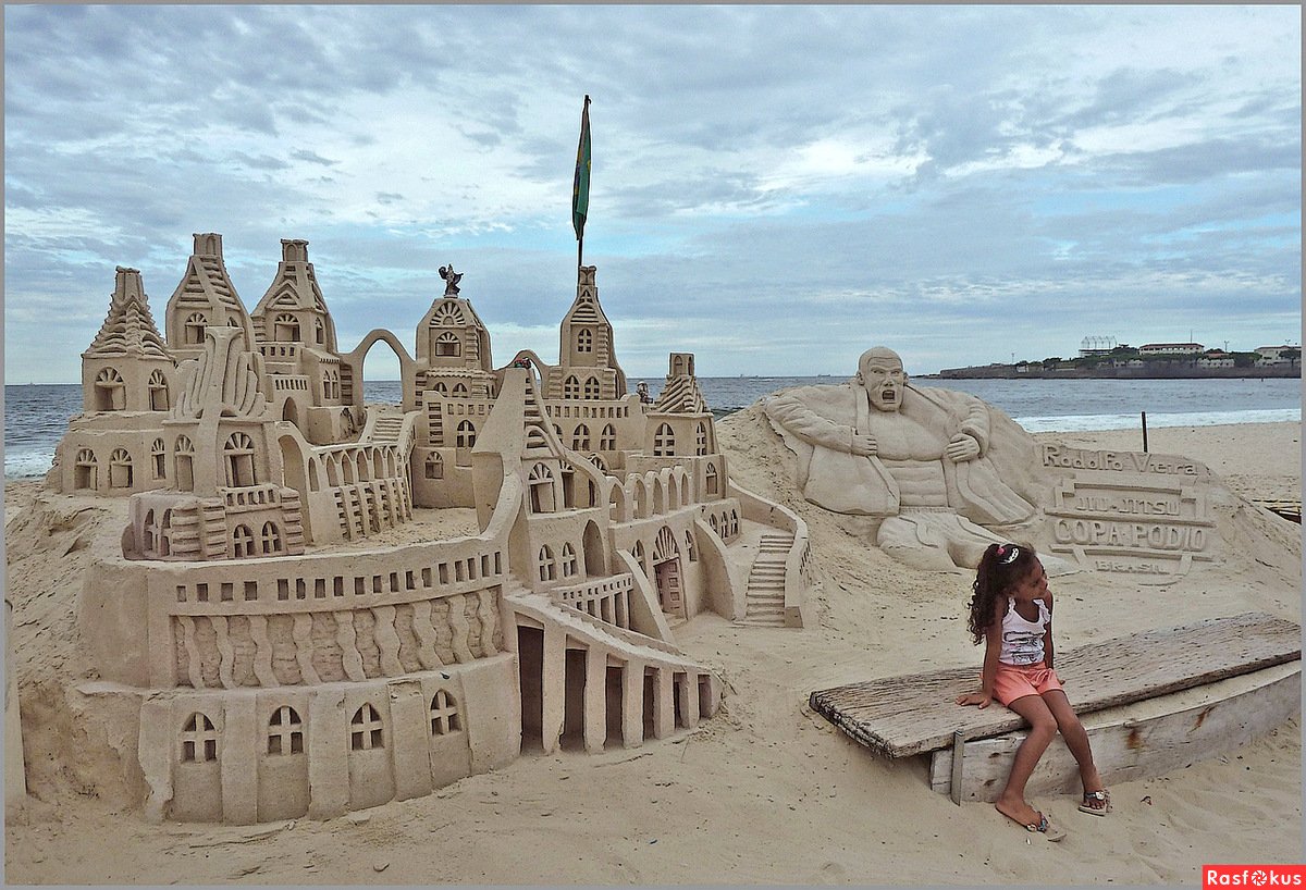 Sandcastle picture. Домик из песка. Песочный замок. Замок из песка. Замки из песка для детей.