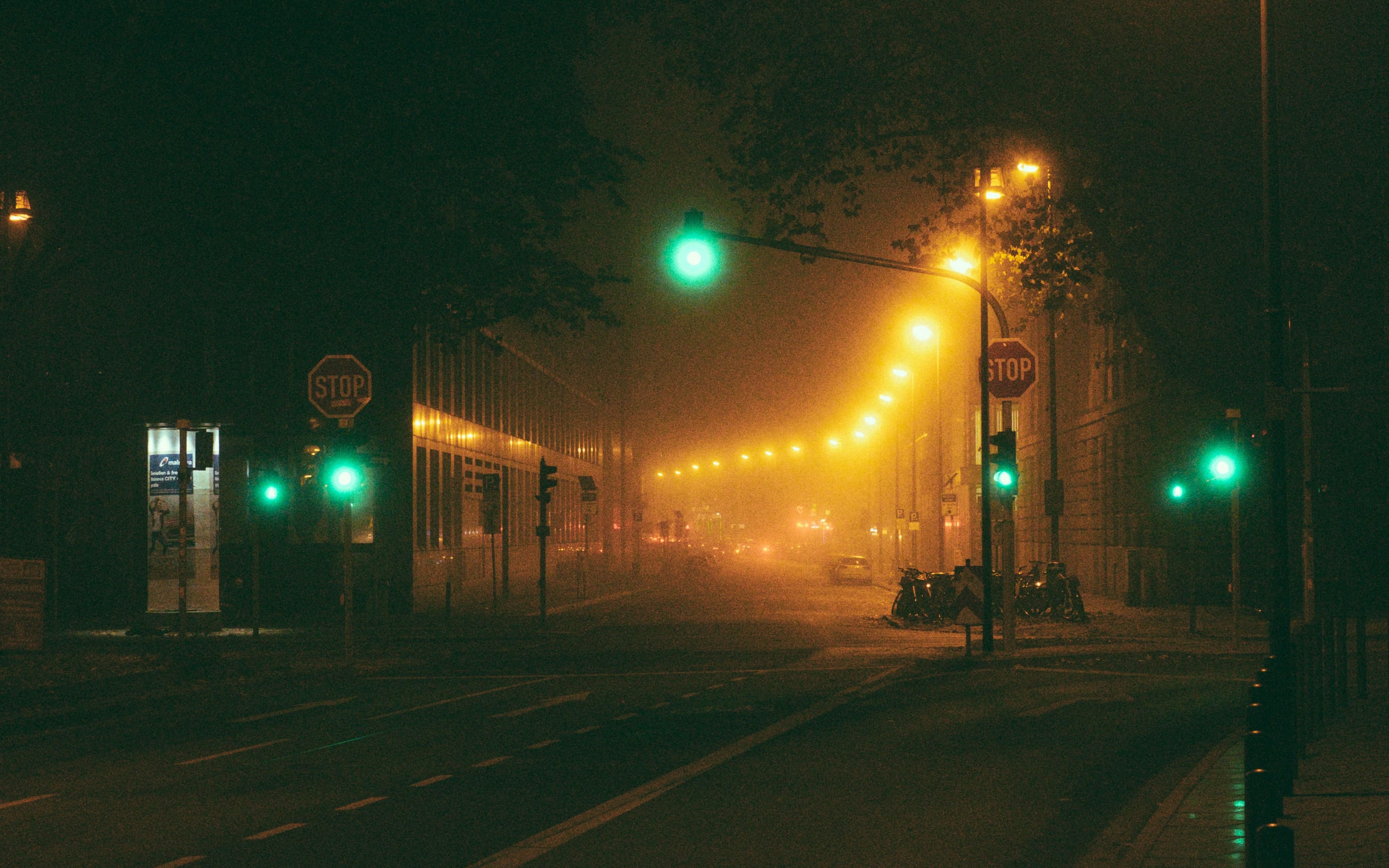 Выйти на улицу ночью 2 августа. Ночная улица. Освещение улиц. Ночная улица с фонарями. Ночные фонари.