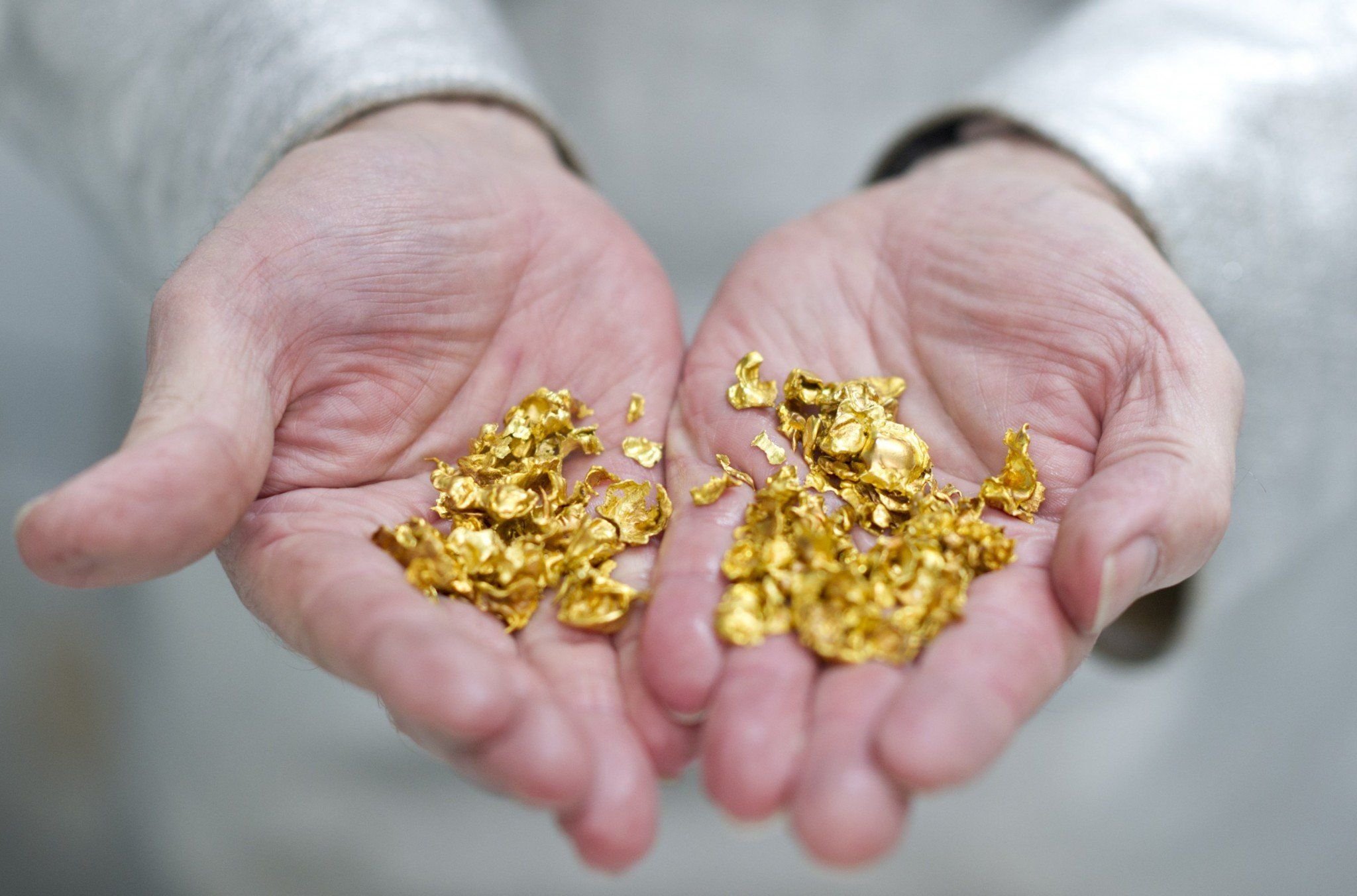 Золото каждый день. Месторождения золота в Кыргызстане. Золотодобывающая промышленность. Золотой рудник. Россыпные месторождения золота.