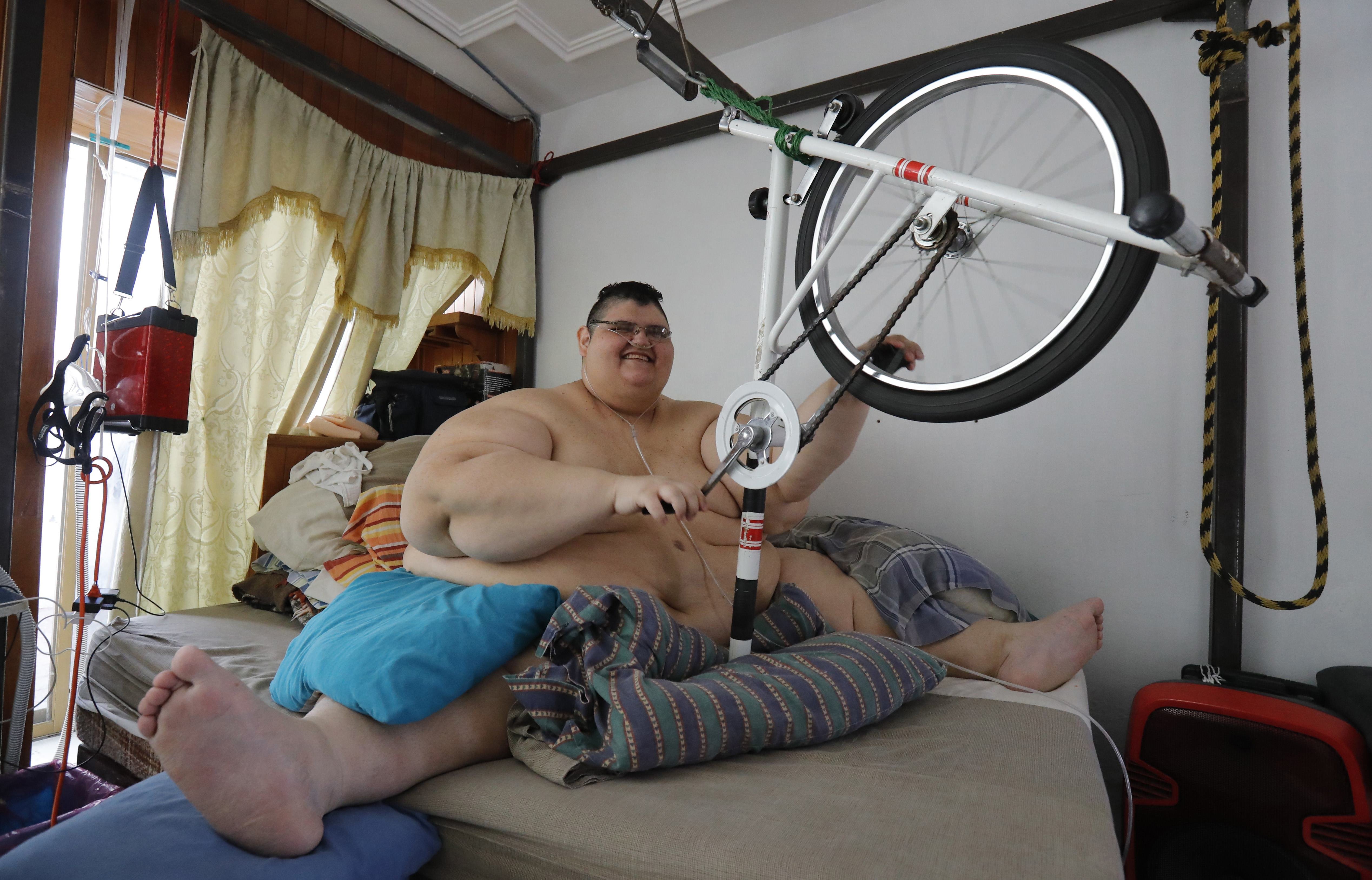 Мужчина с большим весом. Хуан Педро самый толстый. Хуан Педро Франко 600 кг. Хуан Педро самый тяжелый человек в мире.