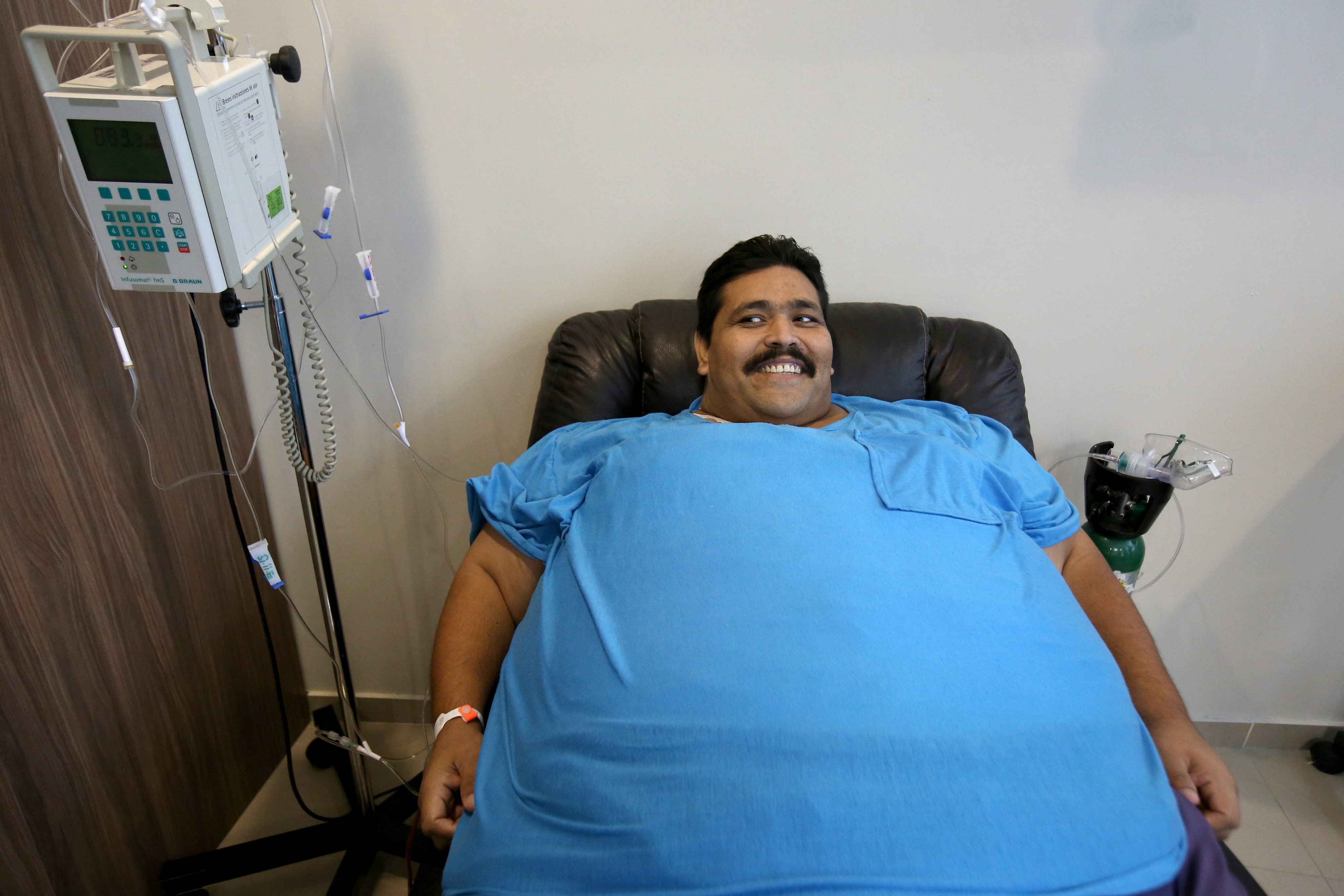 Самого жирного человека. Хуан Педро Франко 600 кг. Халид ибн мухсен Шаари вес.