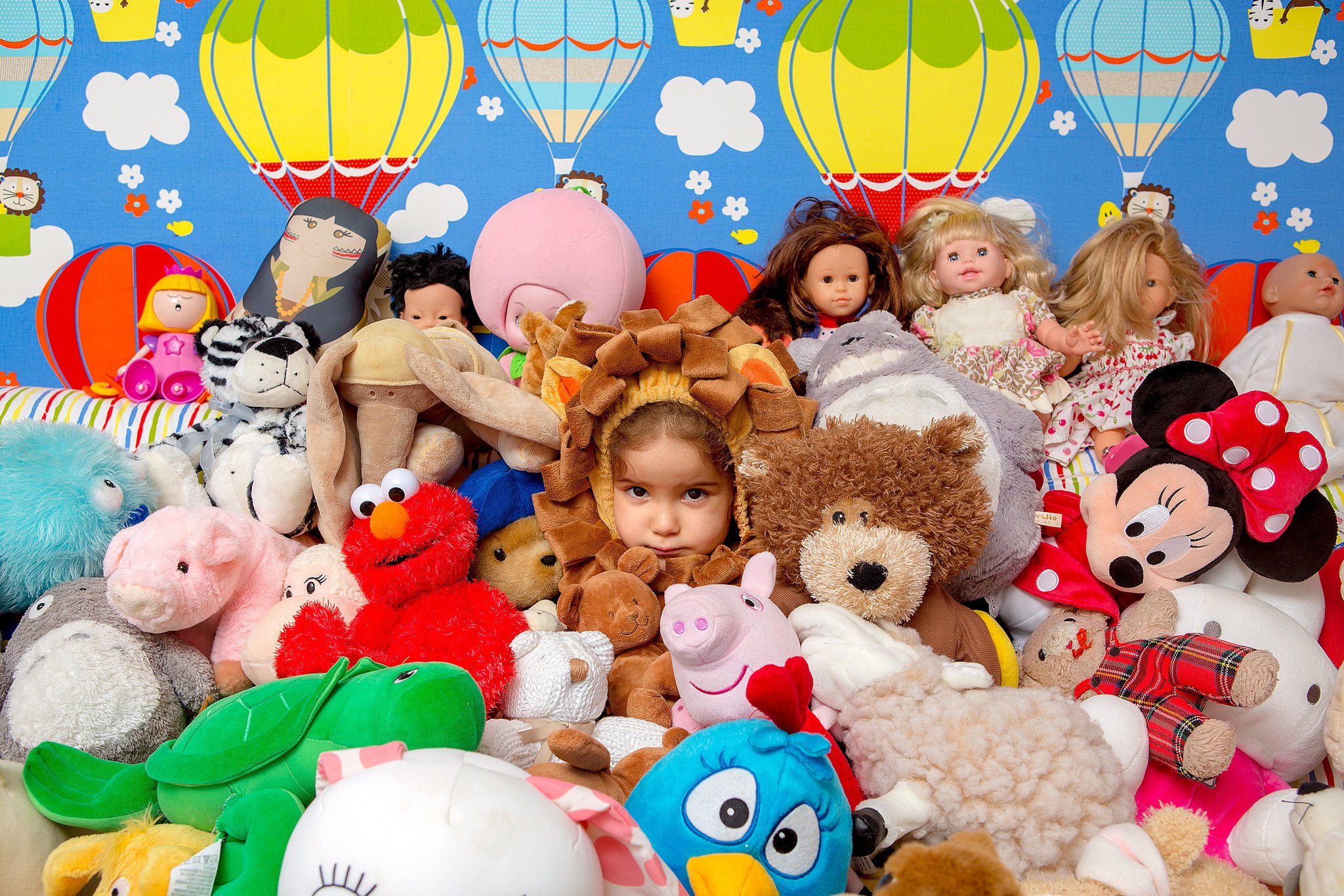 Девочку много игрушек. Детские игрушки много. Куча игрушек. Игрушки выбрать.