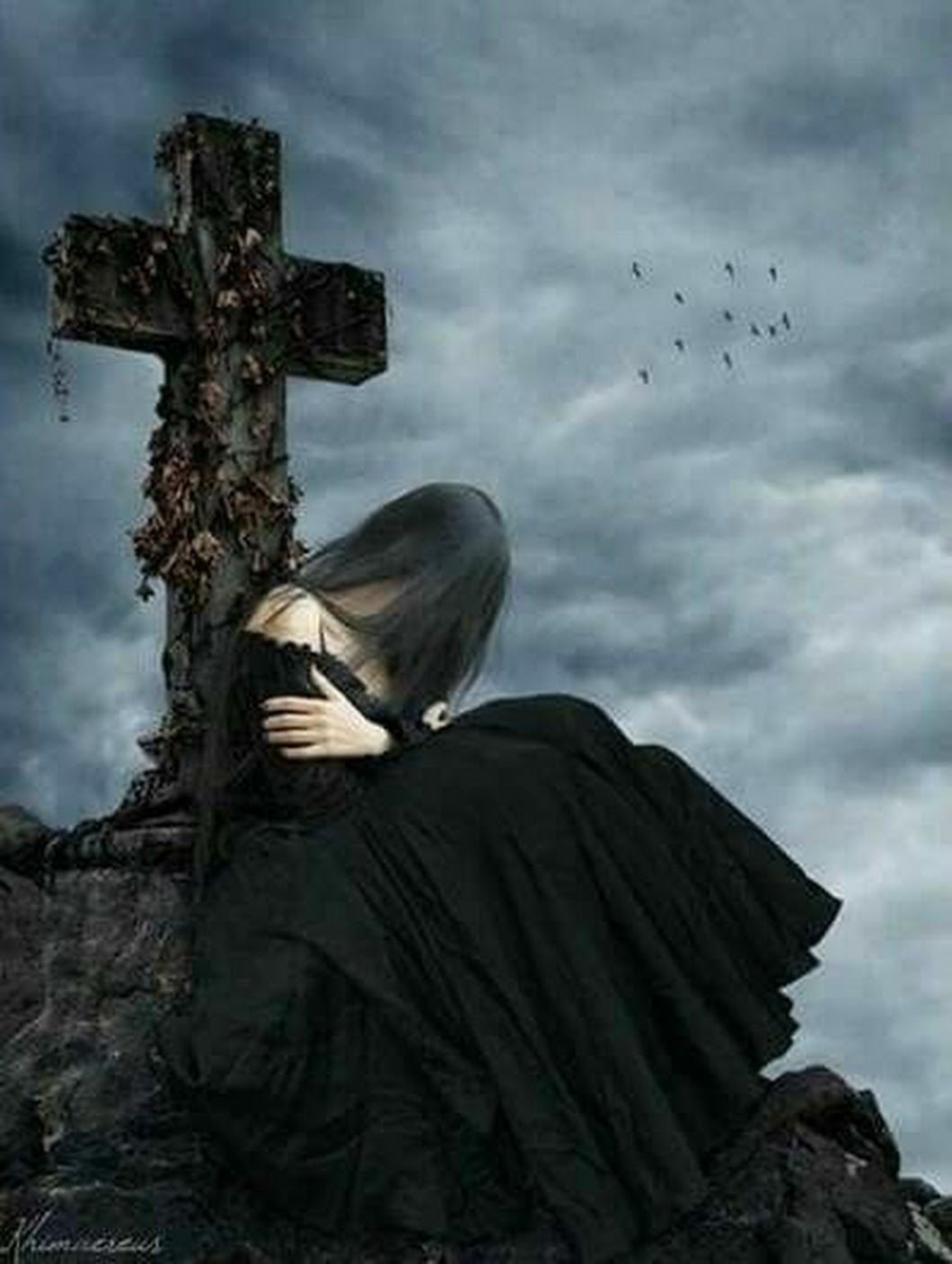 Женщина в трауре. Красивая смерть. Готическое кладбище.
