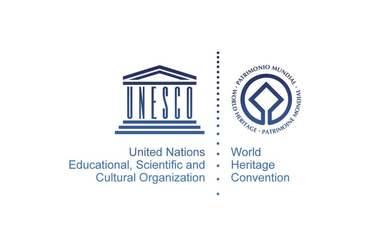 Unesco heritage site. Центр Всемирного наследия ЮНЕСКО. ЮНЕСКО эмблема. Символ ЮНЕСКО. Герб ЮНЕСКО.