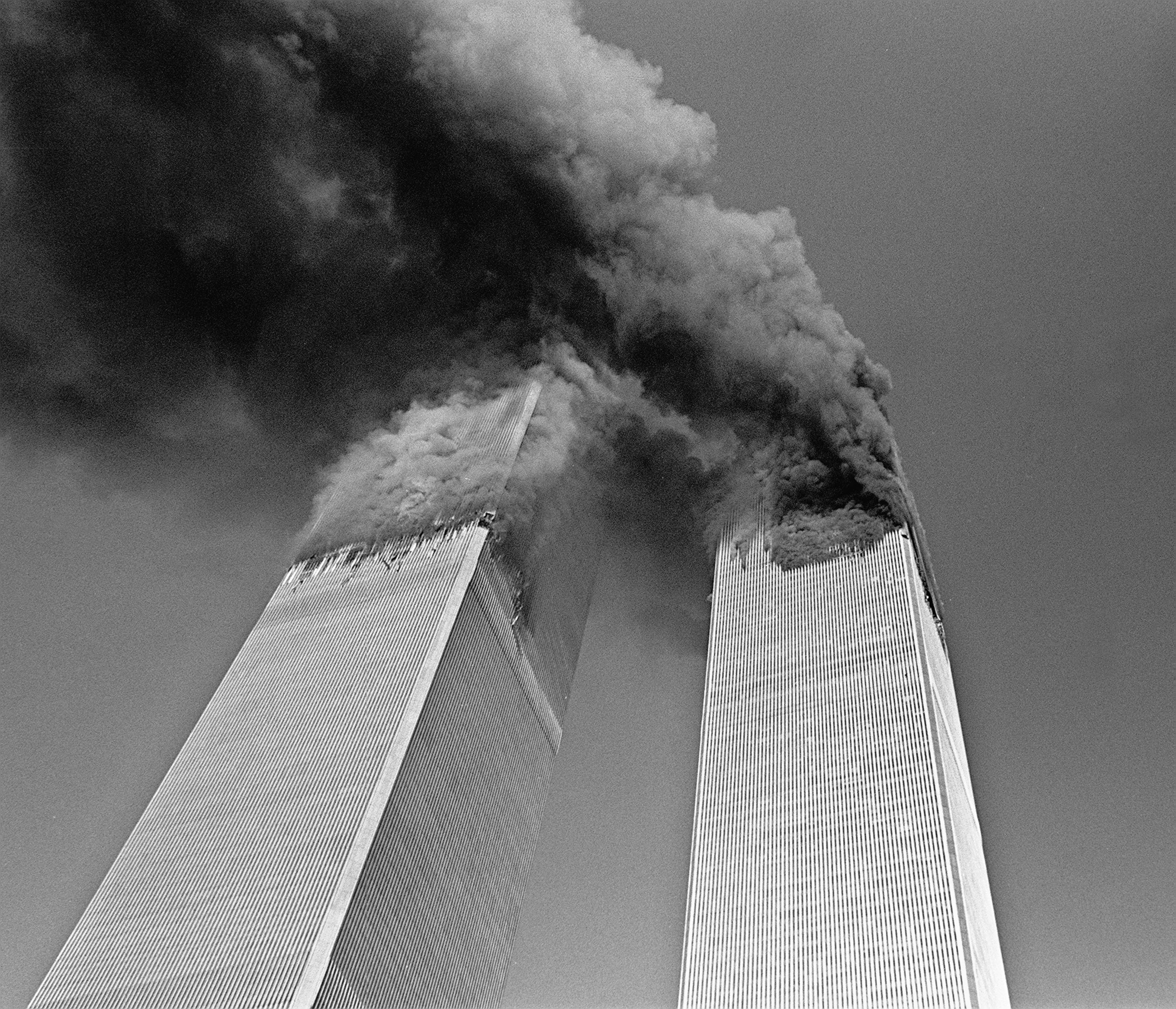 Когда был теракт башни близнецы. Башни-Близнецы 11 сентября 2001. Башни ВТЦ 11 сентября 2001. Всемирный торговый центр в Нью-Йорке 11 сентября.