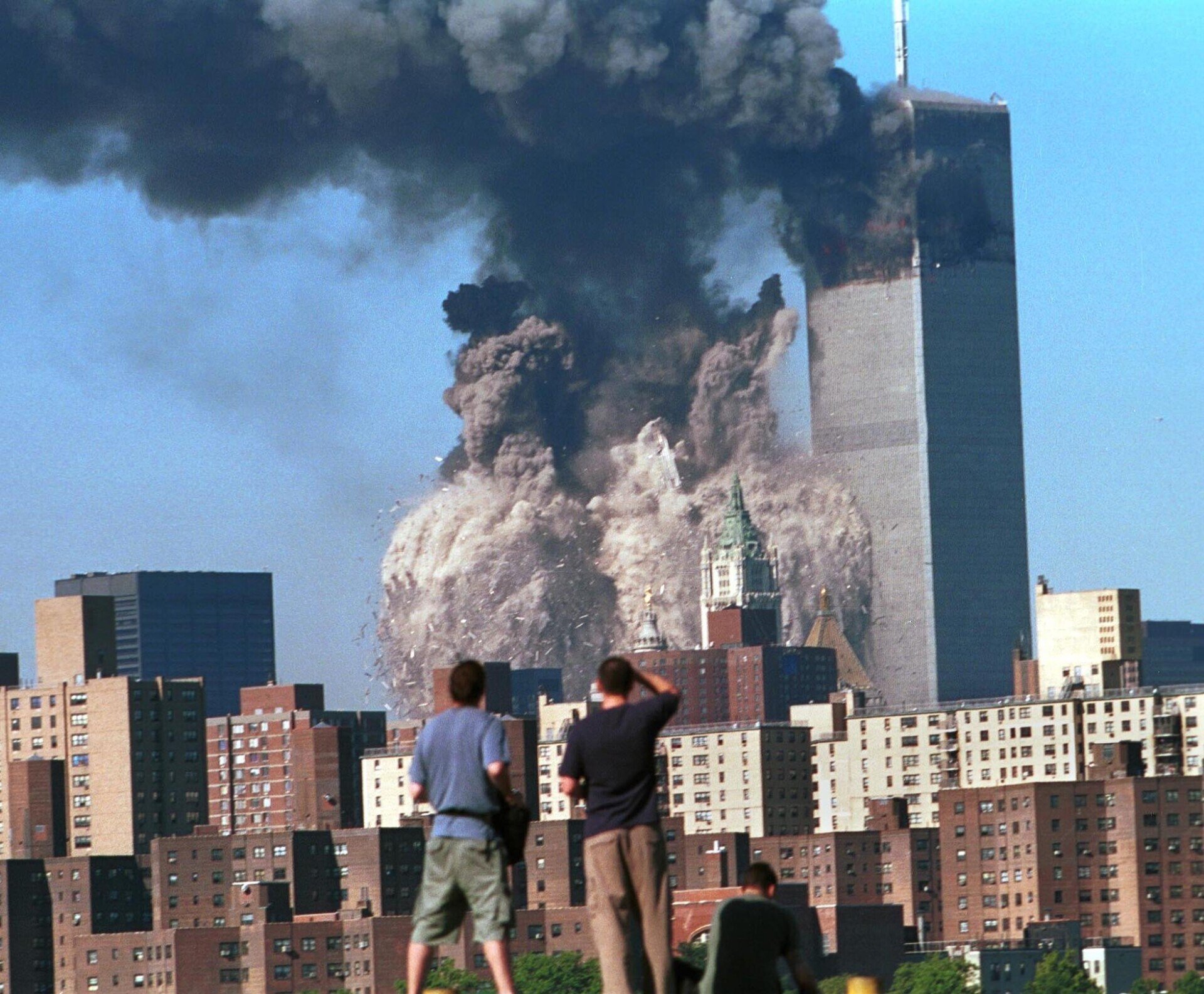 7 августа 2001 год. Всемирный торговый центр башни Близнецы 11 сентября. Северная башня ВТЦ 11 сентября.