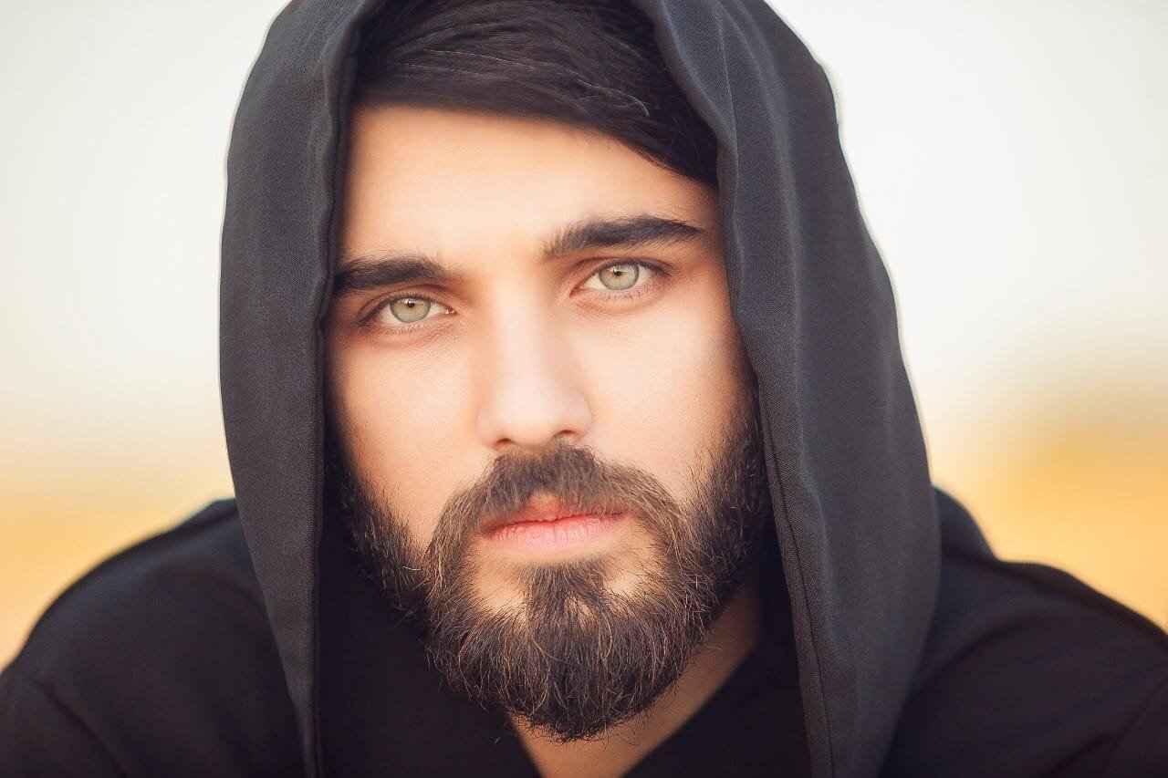 Внешность азербайджанцев. Арабские мужчины модели. Арабы с зелеными глазами. Арабы внешность. Самые красивые арабские мужчины.