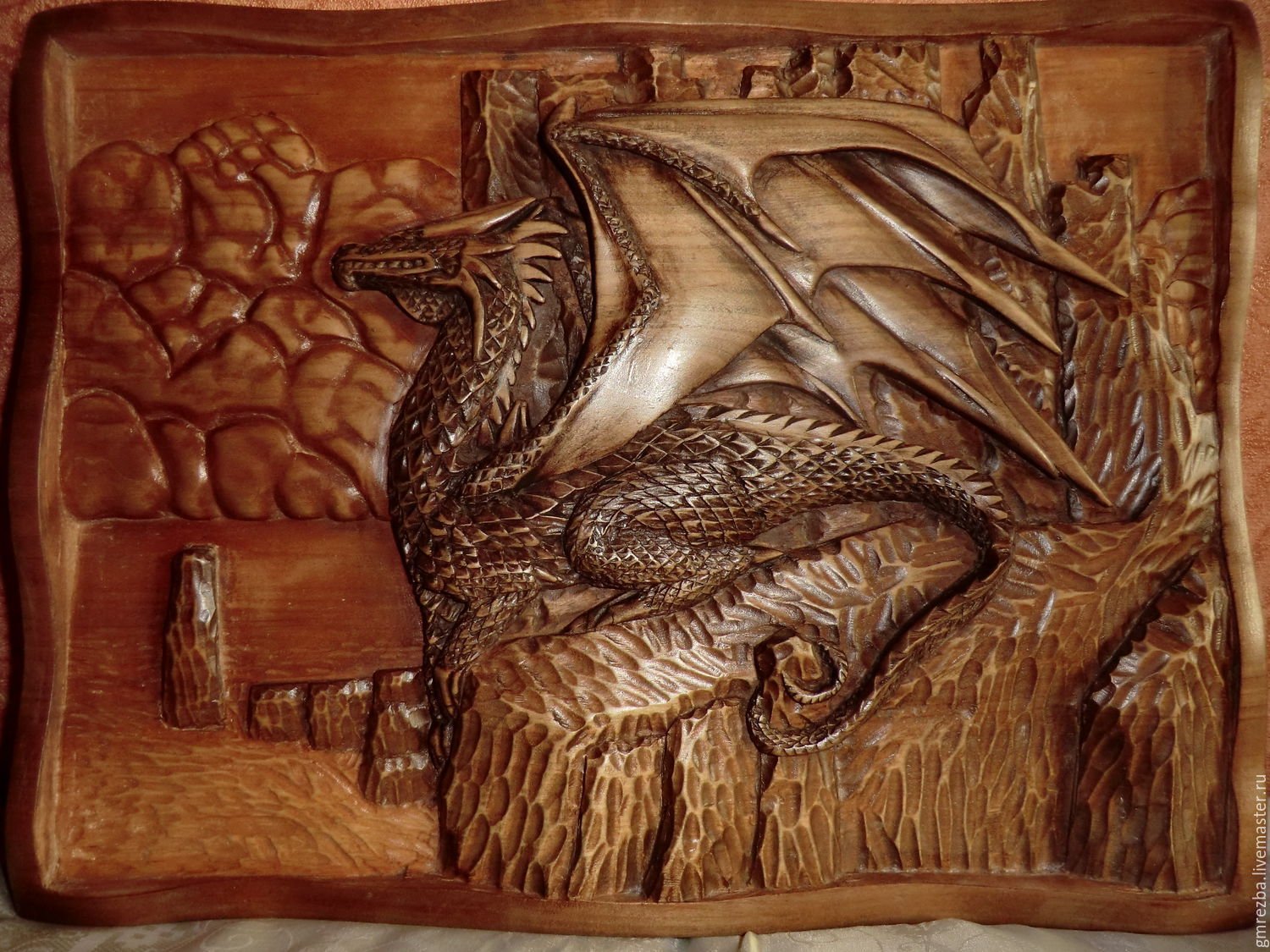 Резные картинки. Резьба Татьянка - tatianka Woodcarving. Рельефная резьба по дереву. Резьба по дереву дракон. Сказочная резьба по дереву.