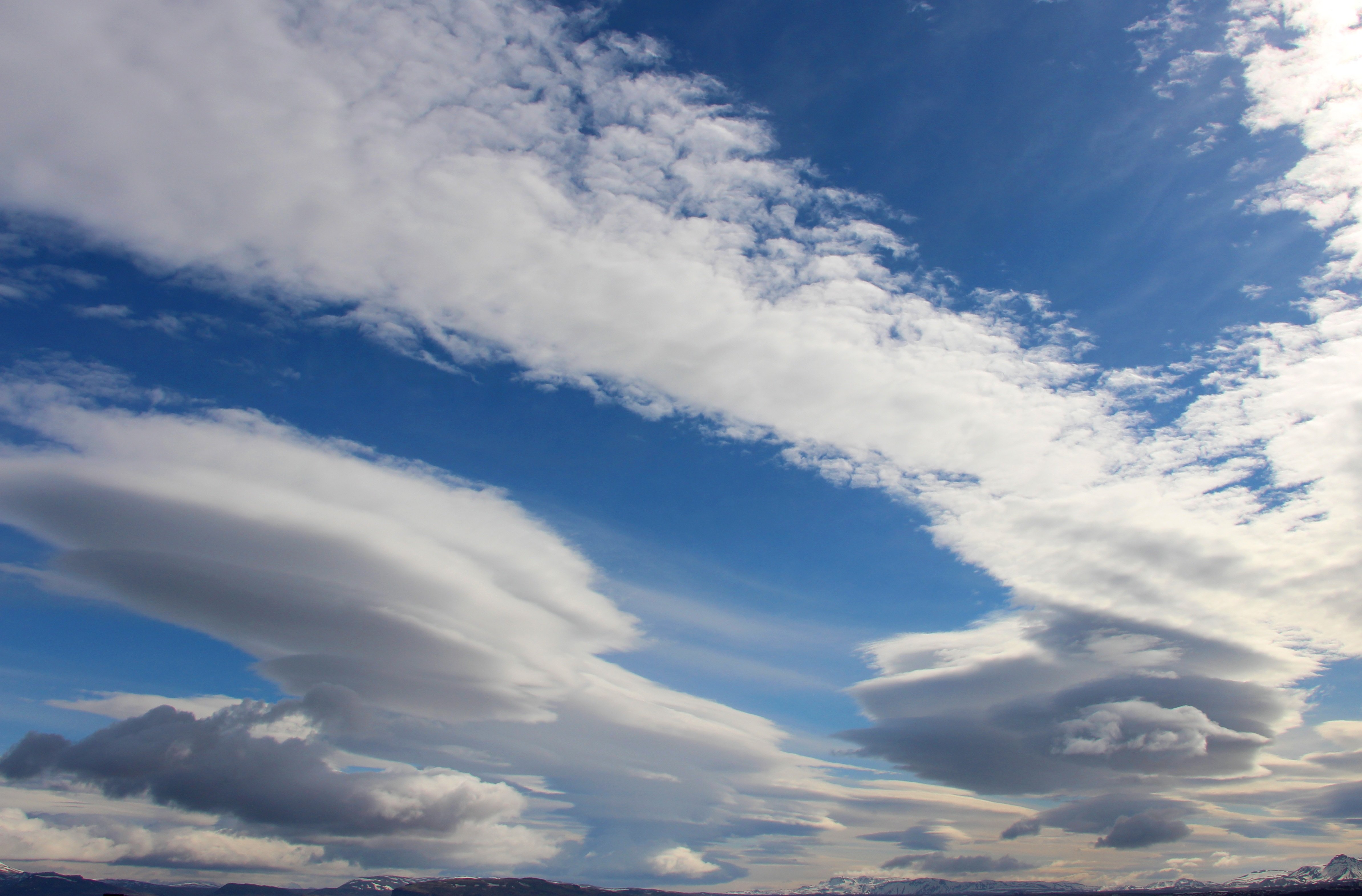 Высота облаков погода. Перисто-Кучевые чечевицеобразные облака. Высококучевые башенковидные. Облака перистые перисто Слоистые высококучевые. Высококучевые (altocumulus, AC).