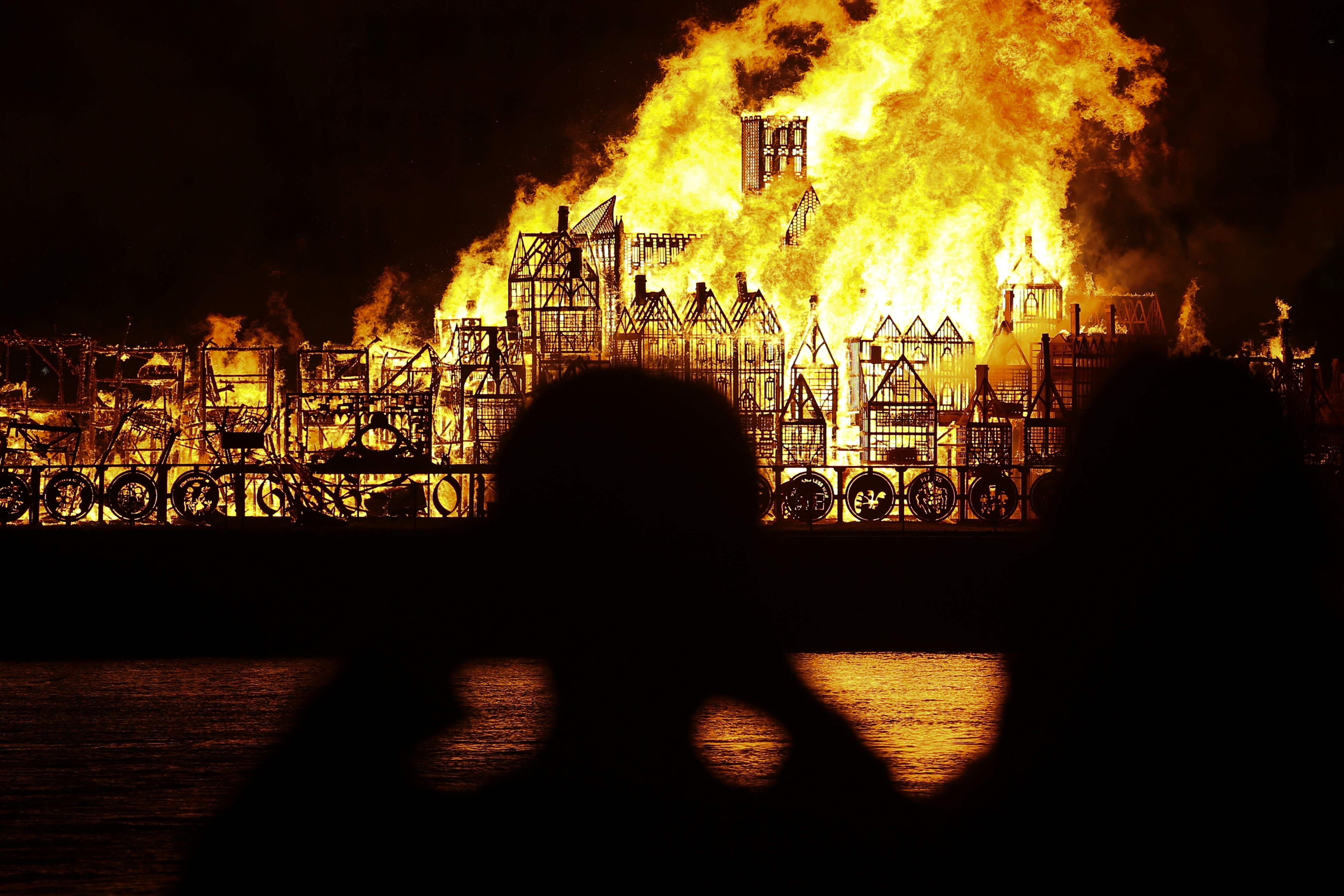 После великого пожара. Великий Лондонский пожар 1666. Великий пожар в Лондоне в 1666. Лондон 1666. Лондонский пожар 1666.