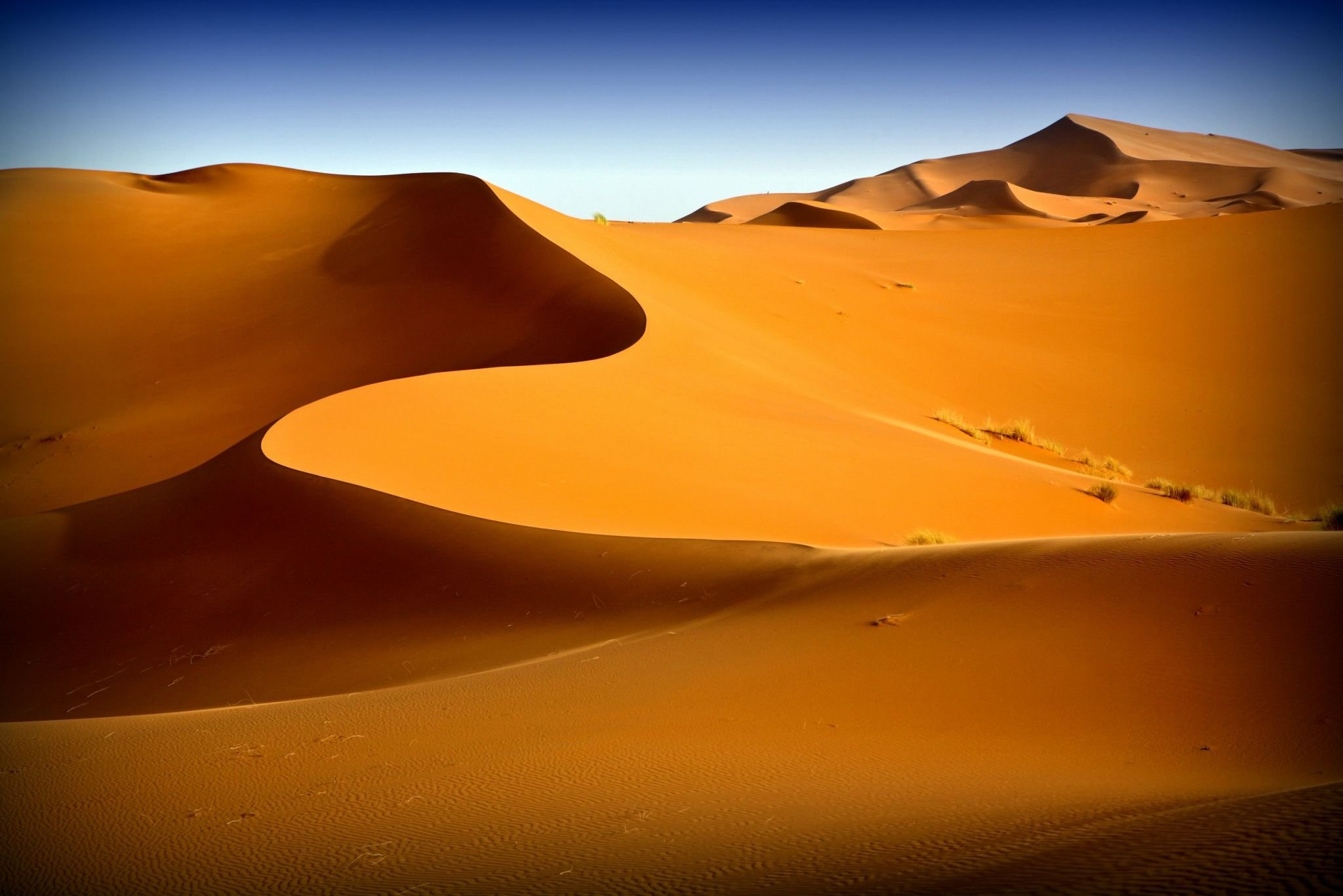 Дюна интересные факты. Дюны Барханы грядовые Пески. Бархан Сарыкум. Пустыня сахара дюны. Марокко дюны.