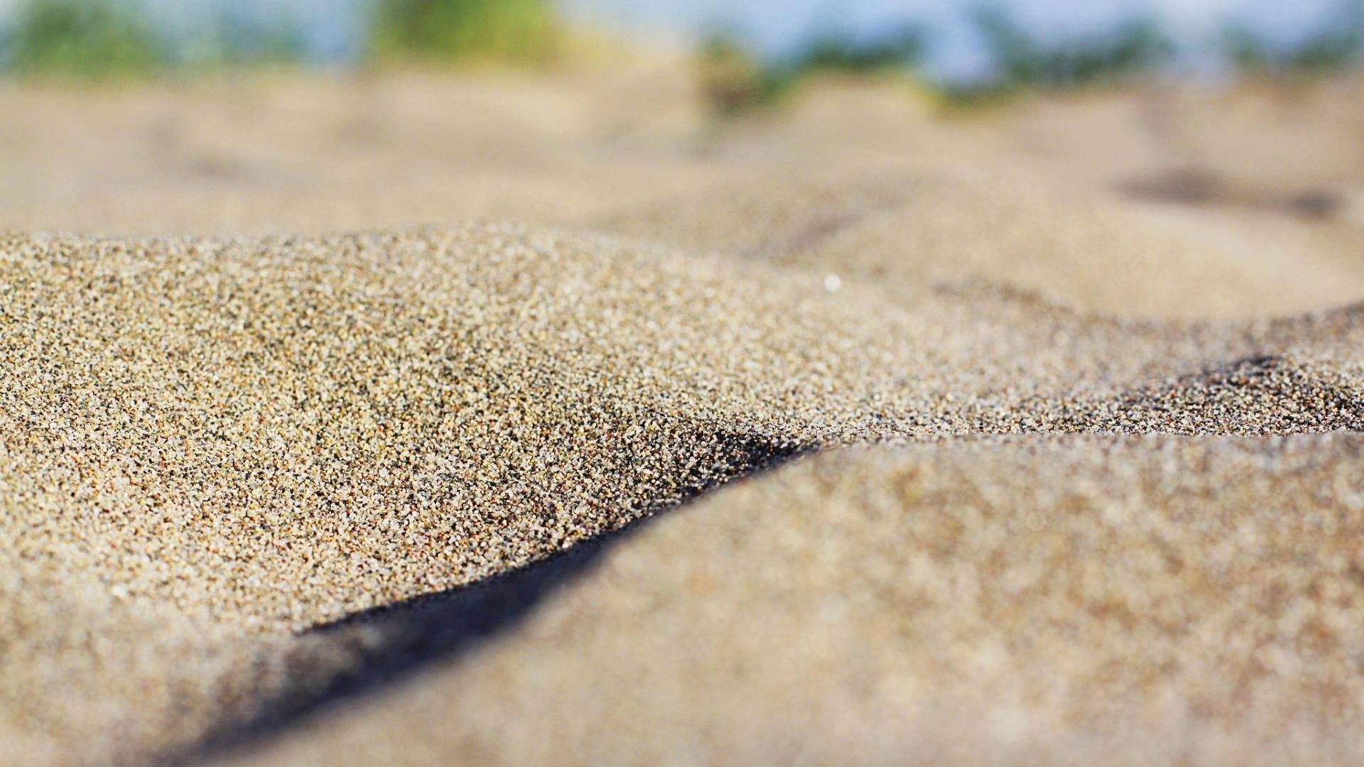 Кристаллический песок. Кварцевый песок. Крупнозернистый кварцевый песок. Кварцевый песок на пляже. Белый кварцевый песок.