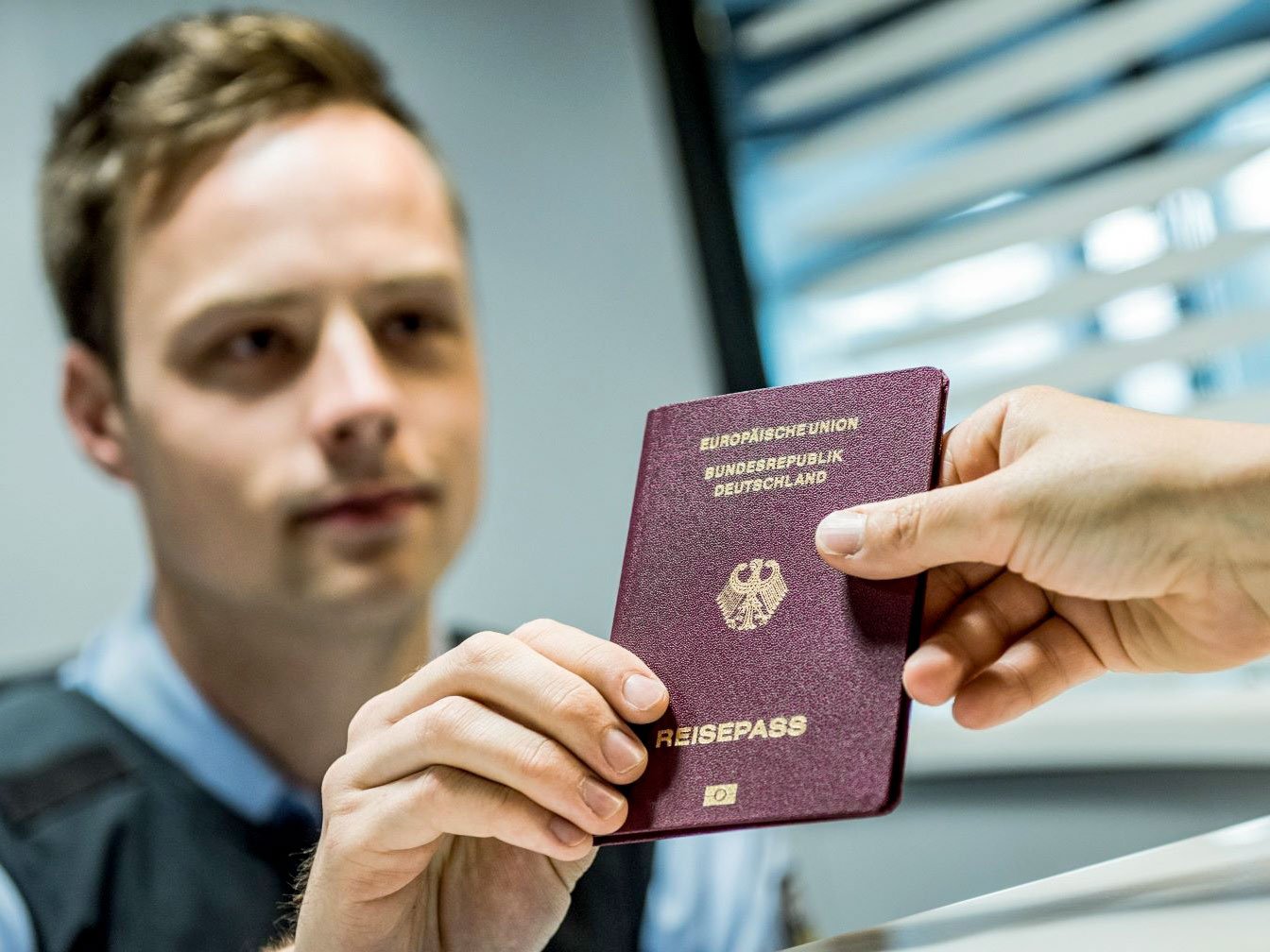 Российское гражданство в германии. Иностранные граждане. Двойное гражданство. Вид на жительство. Иностранное гражданство.