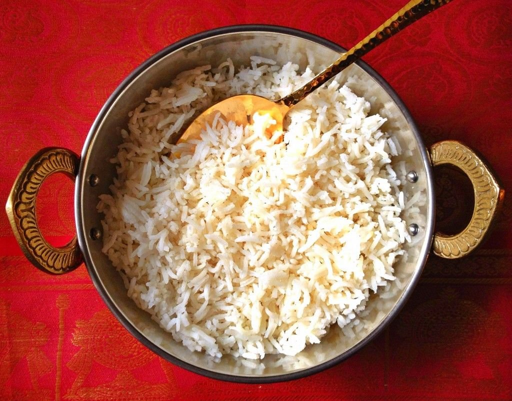 Рис басмати с курицей. Indian Basmati рис. Рис басмати блюдо. Рис басмати гарнир. Рис басмати с карри.