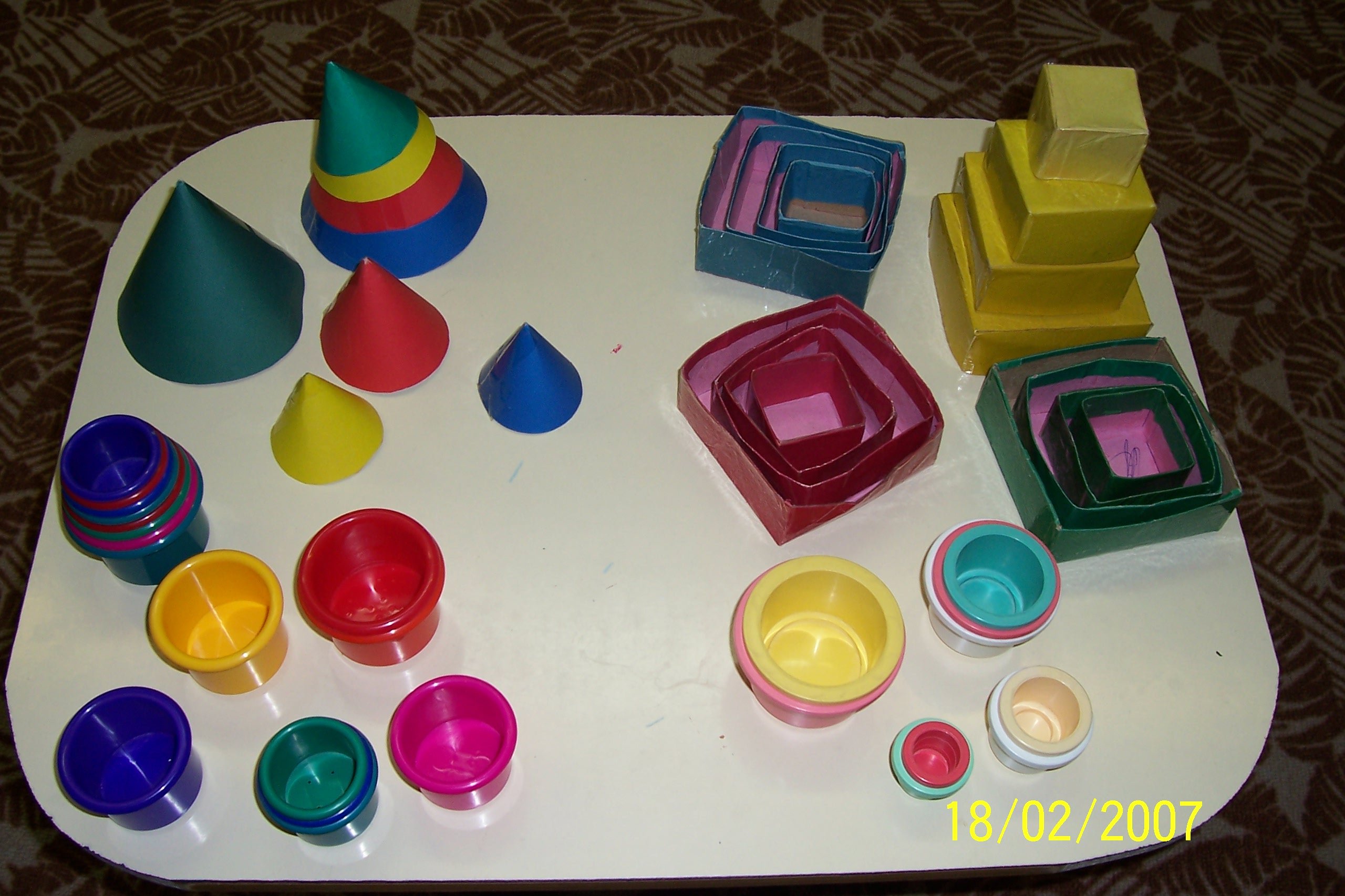 Сенсорные эталоны цвет. Игрушки для сенсорного развития. Игрушки для развития сенсорики. Дидактические игрушки для детей раннего возраста. Сенсорика для малышей.