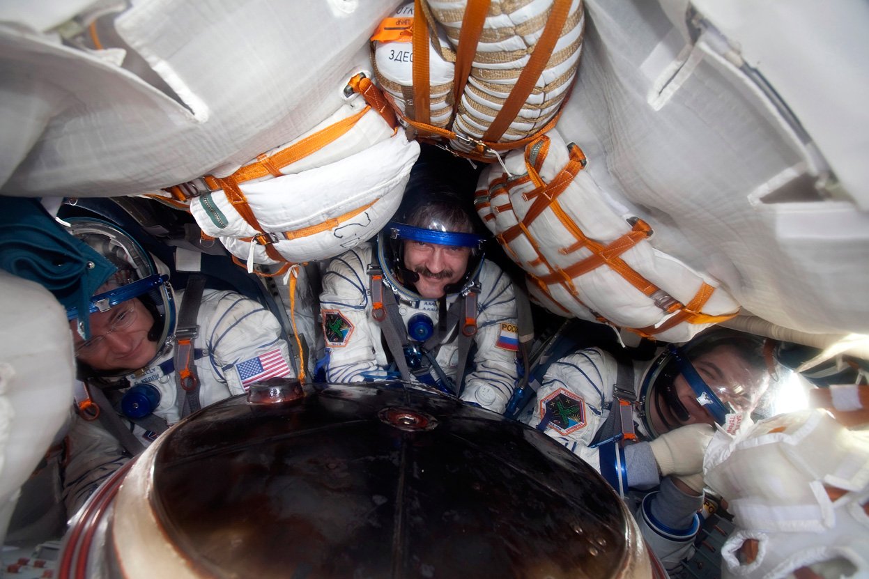 Какие люди сейчас находятся в космосе. Спускаемый аппарат «Союз ТМА-10». Спускаемый аппарат космического корабля «Союз ТМА». Спускаемая капсула корабля "Союз ТМ-14". Капсула корабля "Союз ТМА-22".
